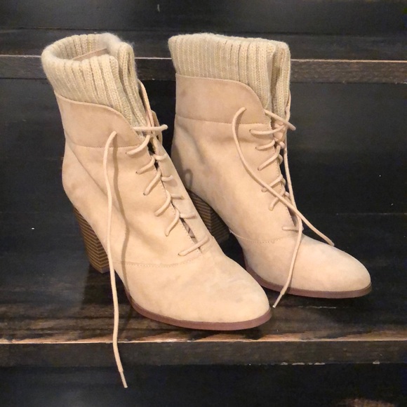 JustFab Shoes - Size 8.5 heeled JustFab boots - Raphaella